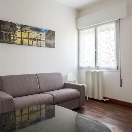 Piccolo Flat Near Venice 公寓 *