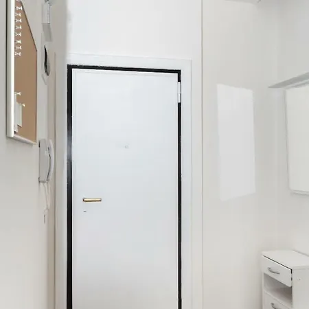 Piccolo Flat Near Venice Apartment *