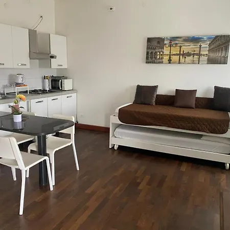 Piccolo Flat Near Venice