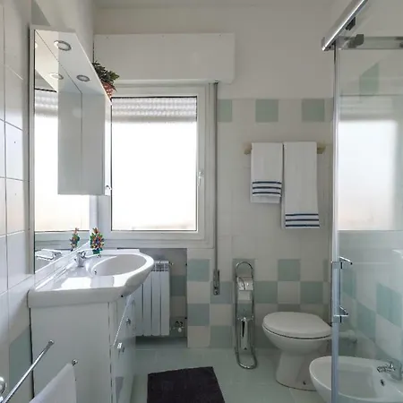Piccolo Flat Near Venice Apartment *