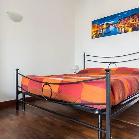 Piccolo Flat Near Venice 아파트